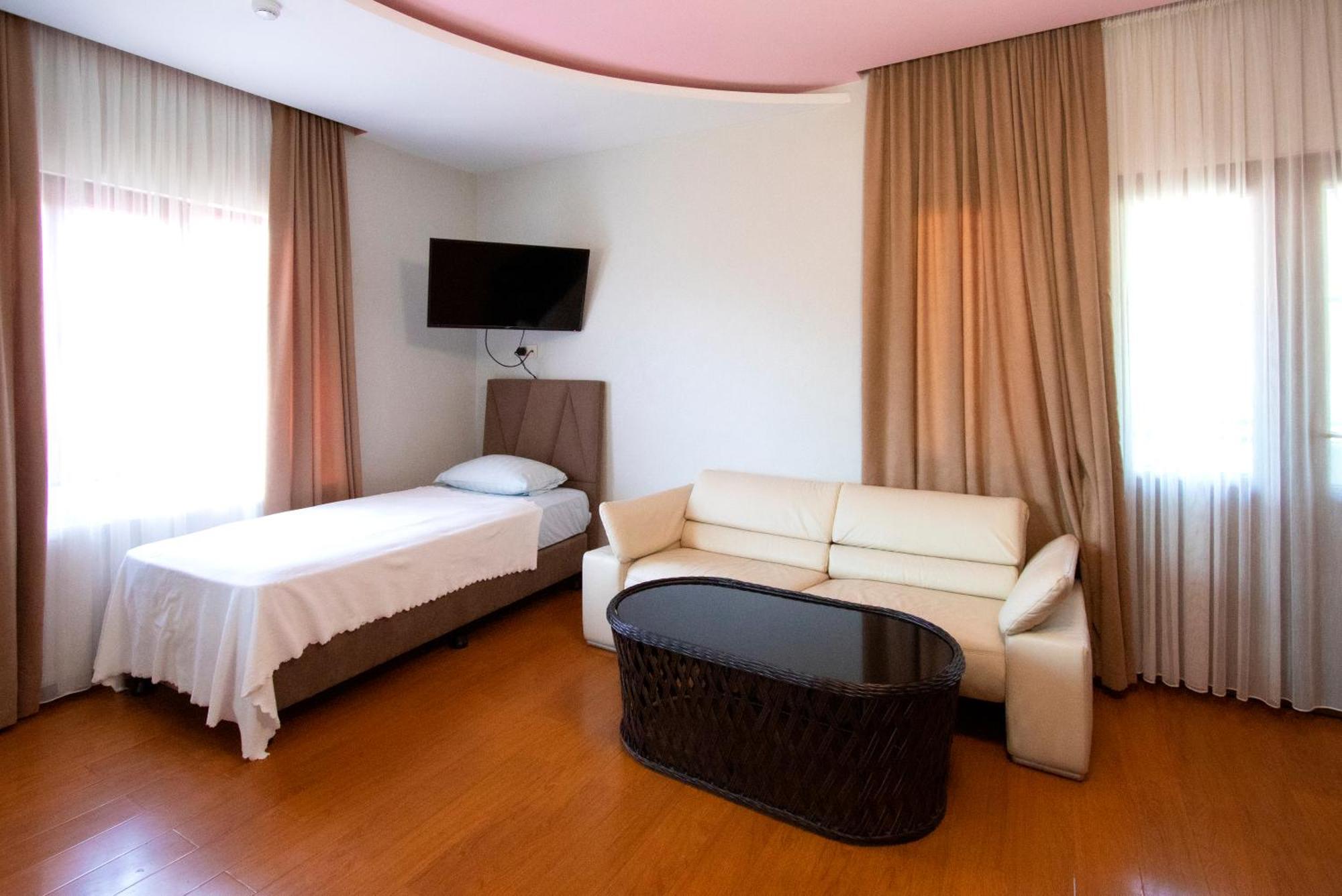 Hotel Smile Kobuleti Dış mekan fotoğraf